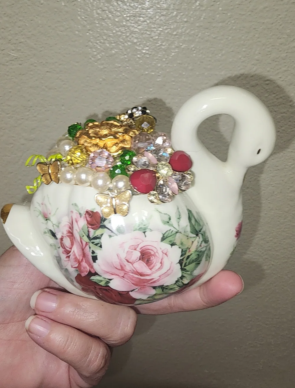 Vintage Porcelain Swan accented with Hand Crafted Upcycled Jewelry - Picture 3 of 6